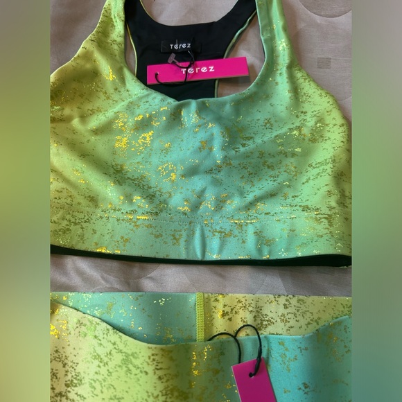 TEREZ high shine Pistachio Haze Foil
Balayage Legging & sports bra set NEW activ - Picture 8 of 10